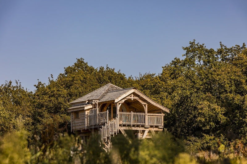 Dihan hôtel de cabanes - Cabane spa luxe Ehan - Love’nSpa - weekend en amoureux, love rooms avec spa ou jacuzzi privatif1 de Dihan hôtel de cabanes - Cabane spa luxe Ehan
