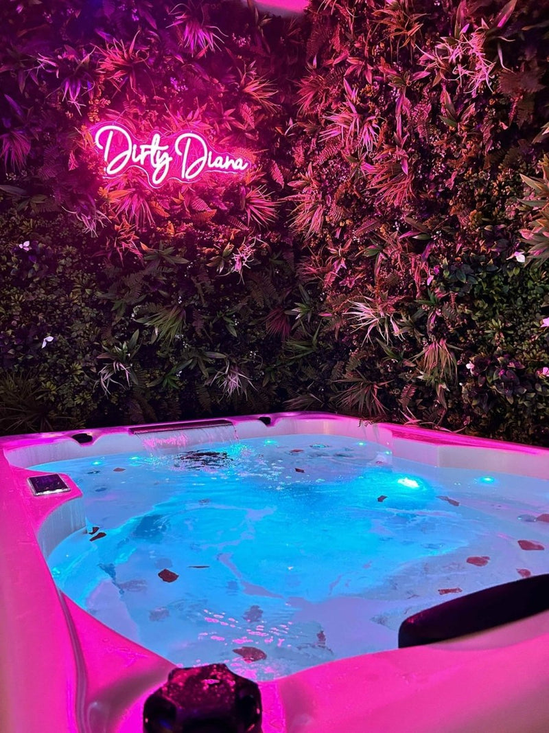 DirtyDiana Love & Spa - Love’nSpa - weekend en amoureux, love rooms avec spa ou jacuzzi privatif1 de DirtyDiana Love & Spa
