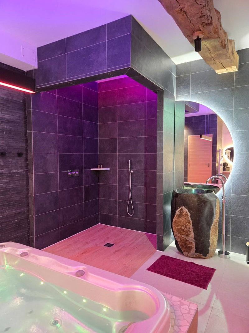 DOMAINE DE LA BESNERIE - Mont Evasion Spa - Love’nSpa - weekend en amoureux, love rooms avec spa ou jacuzzi privatif1 de DOMAINE DE LA BESNERIE - Mont Evasion Spa
