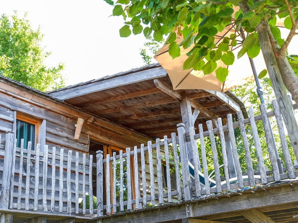 Domaine de Pech et Lafon - Cabane Spa Daims - Love’nSpa - weekend en amoureux, love rooms avec spa ou jacuzzi privatif3 de Domaine de Pech et Lafon - Cabane Spa Daims
