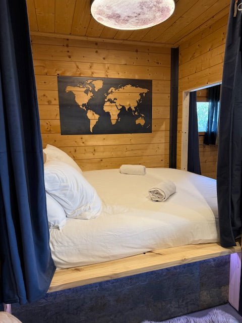 Domaine du Moulin 71 - LE NID D'AMOUR - Love’nSpa - weekend en amoureux, love rooms avec spa ou jacuzzi privatif12 de Domaine du Moulin 71 - LE NID D'AMOUR
