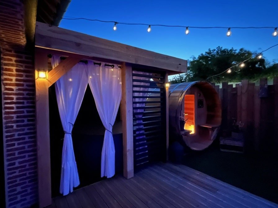 Gîtes de La Gasteleine - Côté Sauna et Jacuzzi - Love’nSpa - weekend en amoureux, love rooms avec spa ou jacuzzi privatif1 de Gîtes de La Gasteleine - Côté Sauna et Jacuzzi
