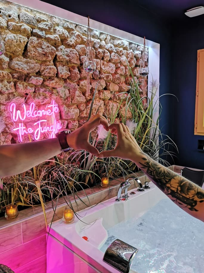 Jade - Love’nSpa - weekend en amoureux, love rooms avec spa ou jacuzzi privatif4 de Jade
