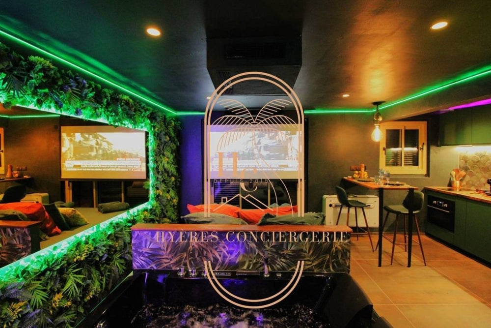 Jungle Hyères Love Room - Love’nSpa - weekend en amoureux, love rooms avec spa ou jacuzzi privatif6 de Jungle Hyères Love Room
