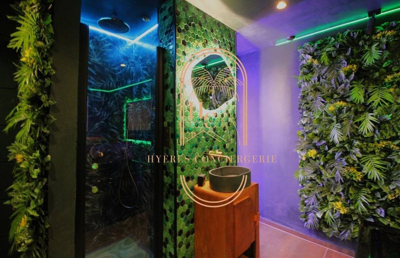Jungle Hyères Love Room - Love’nSpa - weekend en amoureux, love rooms avec spa ou jacuzzi privatif2 de Jungle Hyères Love Room
