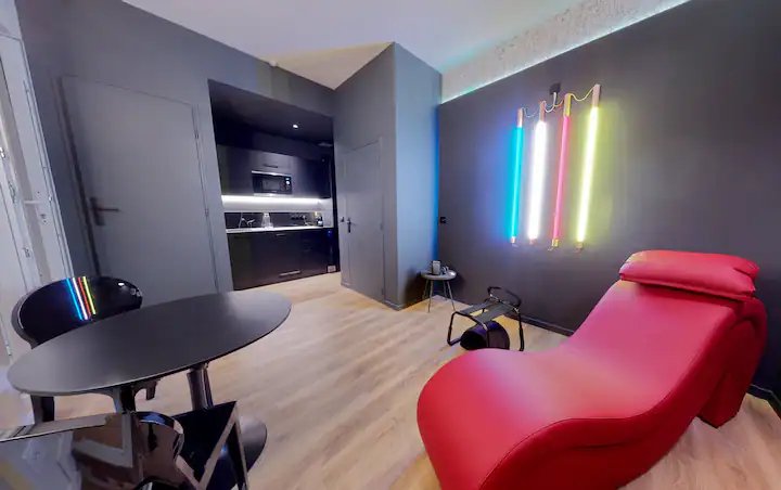 Just for us - Love’nSpa - weekend en amoureux, love rooms avec spa ou jacuzzi privatif5 de Just for us - Suite Orion
