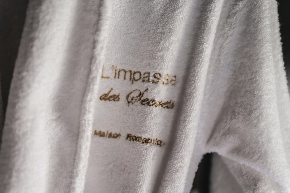 L' impasse des secrets - Love’nSpa - weekend en amoureux, love rooms avec spa ou jacuzzi privatif16 de L' impasse des secrets
