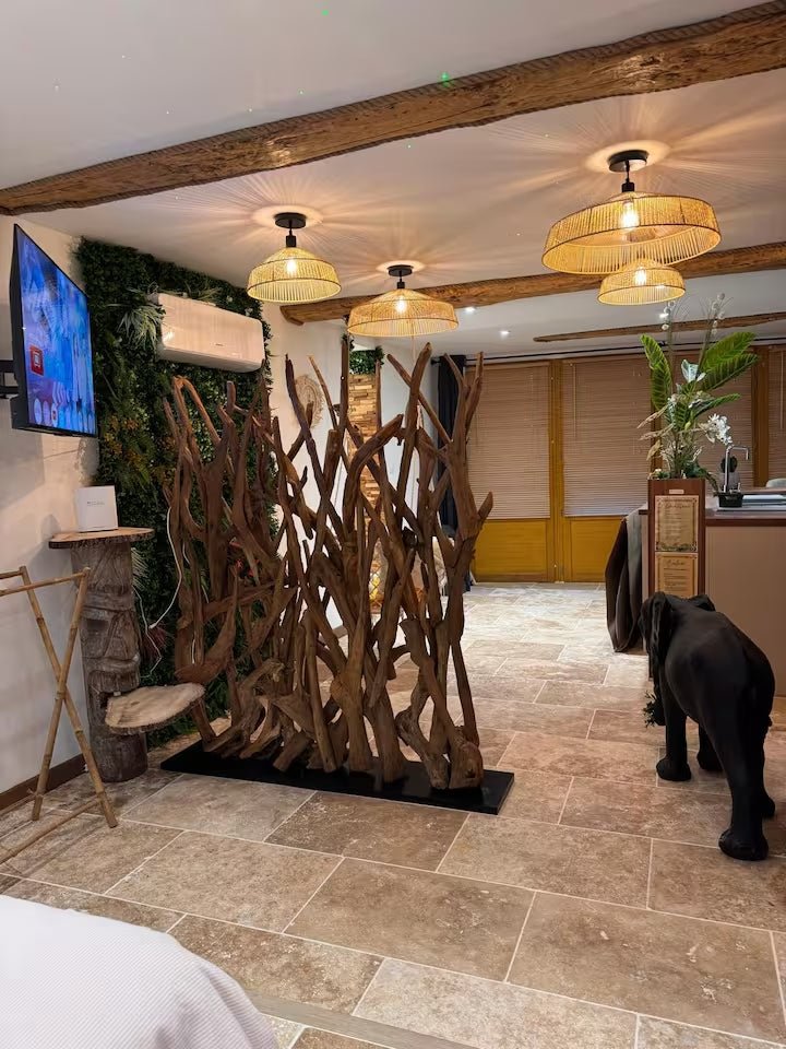 La Balinaise - Love’nSpa - weekend en amoureux, love rooms avec spa ou jacuzzi privatif3 de La Balinaise
