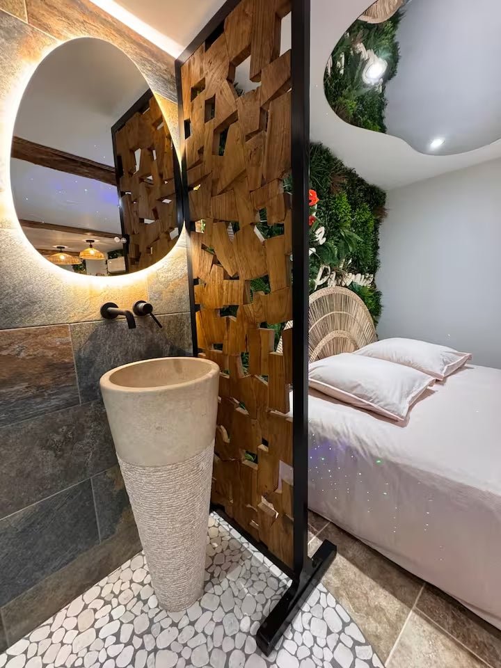 La Balinaise - Love’nSpa - weekend en amoureux, love rooms avec spa ou jacuzzi privatif2 de La Balinaise
