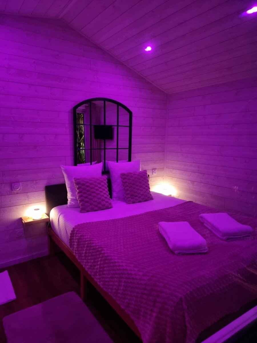 La Bayeuzen - La mer - Love’nSpa - weekend en amoureux, love rooms avec spa ou jacuzzi privatif11 de La Bayeuzen - La mer
