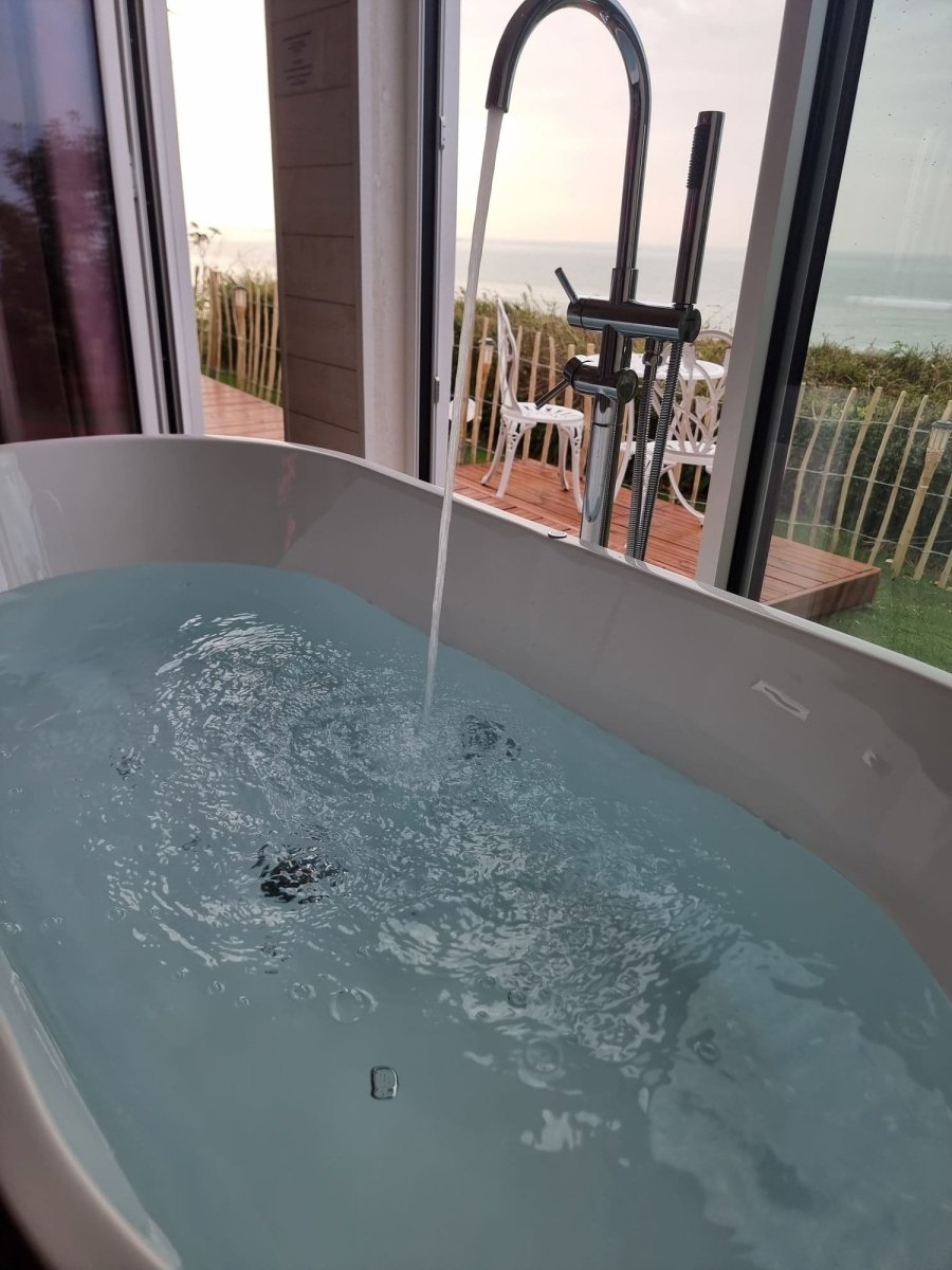 La Bayeuzen - La mer - Love’nSpa - weekend en amoureux, love rooms avec spa ou jacuzzi privatif1 de La Bayeuzen - La mer
