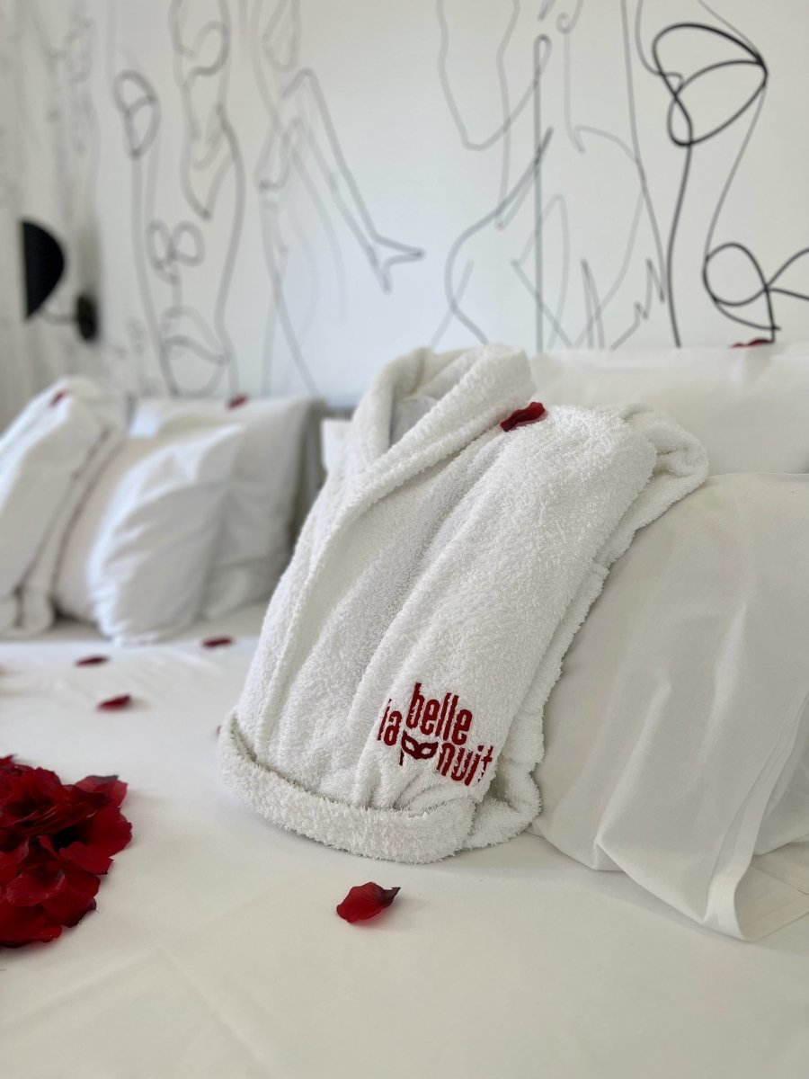 La Belle Nuit - Nuit Eternelle - Love’nSpa - weekend en amoureux, love rooms avec spa ou jacuzzi privatif7 de La Belle Nuit - Nuit Eternelle
