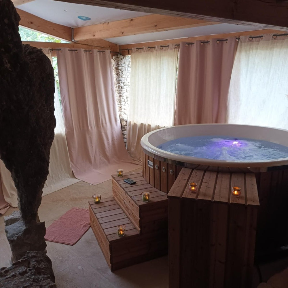 la chambre romantique du Beaumont - Love’nSpa - weekend en amoureux, love rooms avec spa ou jacuzzi privatif1 de la chambre romantique du Beaumont
