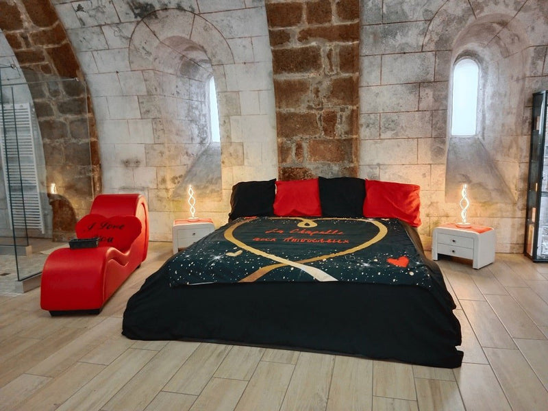 La Chapelle Aux Amoureux - Love’nSpa - weekend en amoureux, love rooms avec spa ou jacuzzi privatif3 de La Chapelle Aux Amoureux
