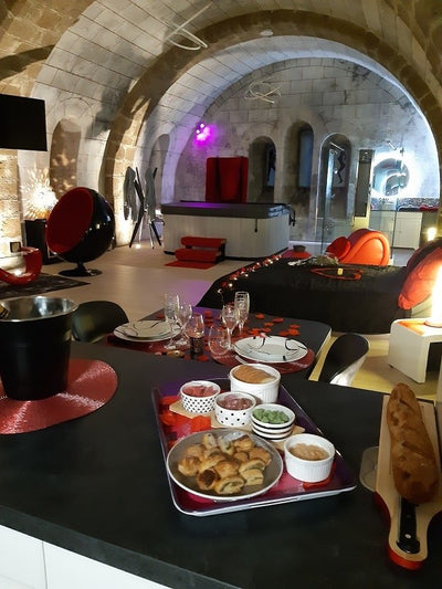 La Chapelle Aux Amoureux - Love’nSpa - weekend en amoureux, love rooms avec spa ou jacuzzi privatif