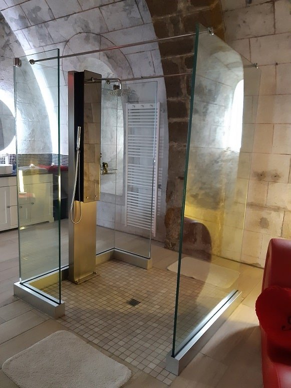 La Chapelle Aux Amoureux - Love’nSpa - weekend en amoureux, love rooms avec spa ou jacuzzi privatif