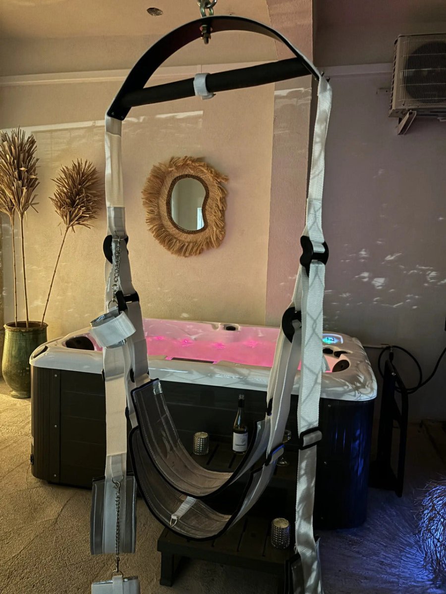 La cour des plaisirs - Love’nSpa - weekend en amoureux, love rooms avec spa ou jacuzzi privatif8 de La cour des plaisirs
