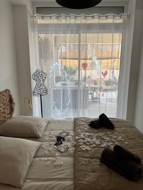 La cour des plaisirs - Love’nSpa - weekend en amoureux, love rooms avec spa ou jacuzzi privatif13 de La cour des plaisirs
