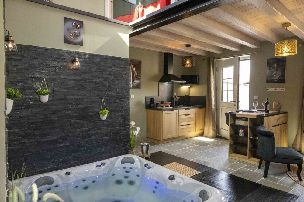 La Dépendance de Victoria Rose - Love’nSpa - weekend en amoureux, love rooms avec spa ou jacuzzi privatif11 de La Dépendance de Victoria Rose
