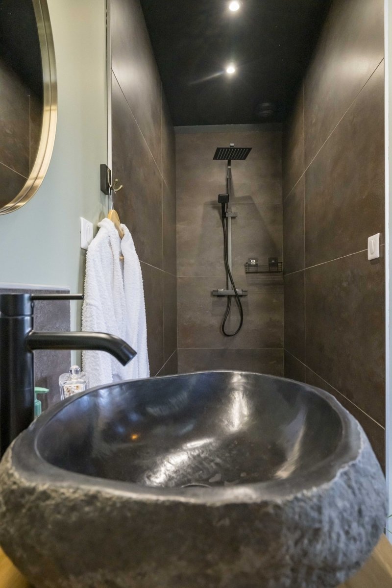 La Dépendance de Victoria Rose - Love’nSpa - weekend en amoureux, love rooms avec spa ou jacuzzi privatif2 de La Dépendance de Victoria Rose
