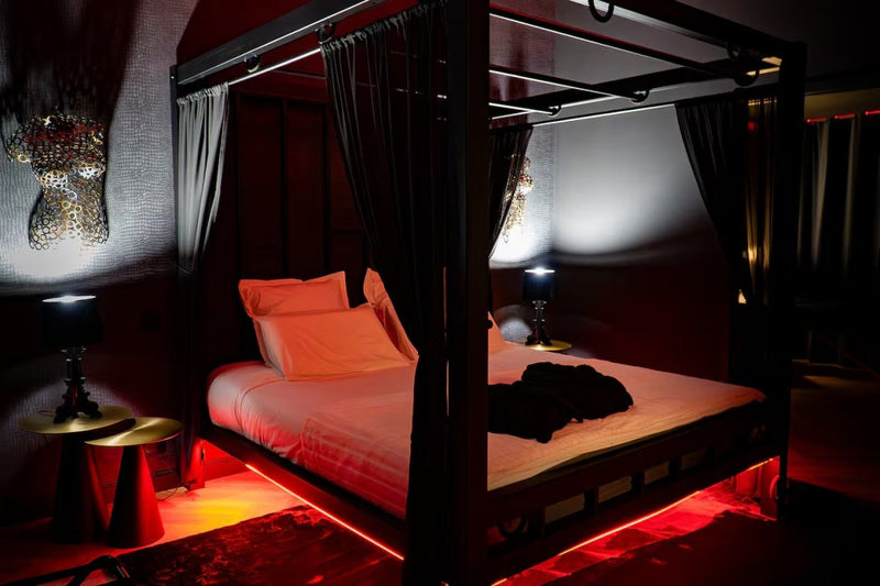 LA FAVORITE ROOM - Love’nSpa - weekend en amoureux, love rooms avec spa ou jacuzzi privatif4 de LA FAVORITE ROOM
