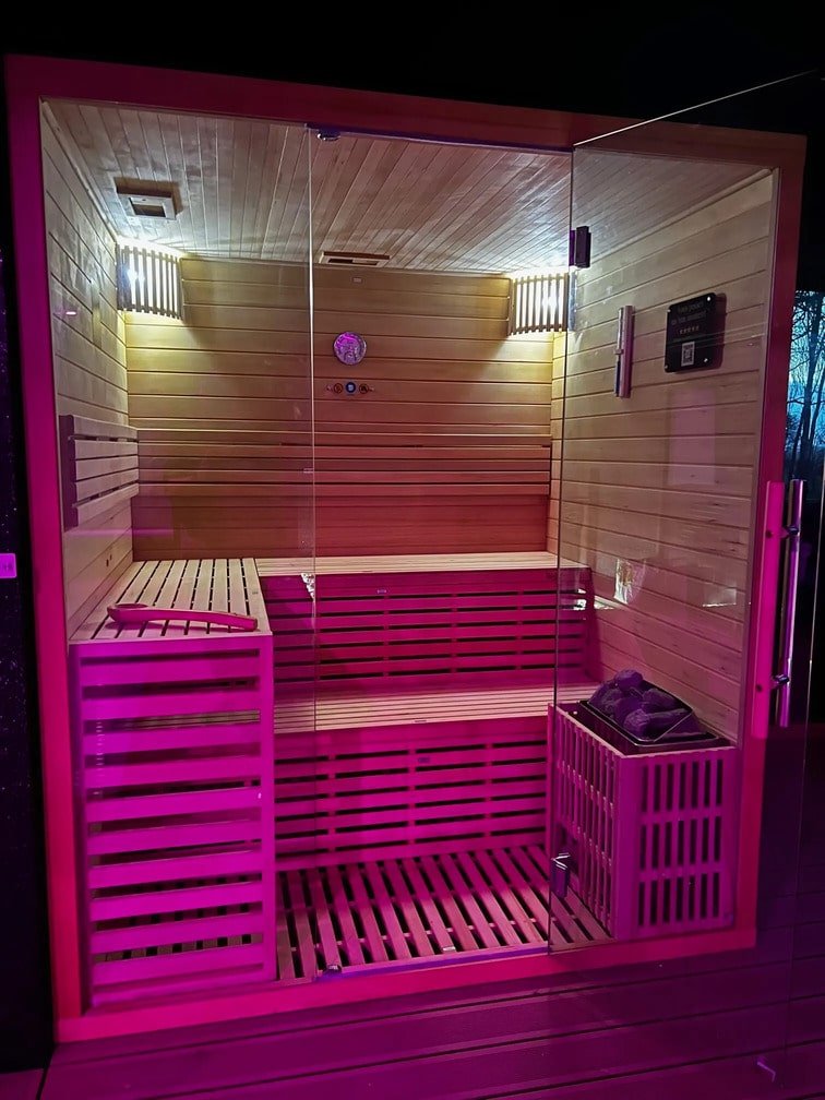 LA FENARDIERE - Love’nSpa - weekend en amoureux, love rooms avec spa ou jacuzzi privatif6 de LA FENARDIERE
