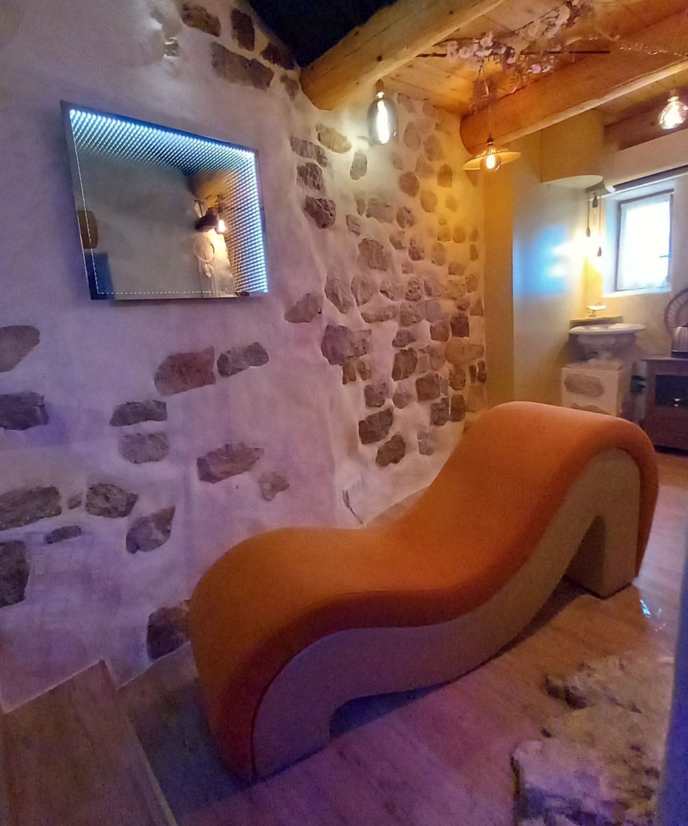 La Fontaine d'Essens - Love’nSpa - weekend en amoureux, love rooms avec spa ou jacuzzi privatif12 de La Fontaine d'Essens
