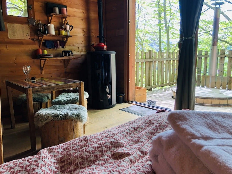Là-Haut cabanes perchées - Love’nSpa - weekend en amoureux, love rooms avec spa ou jacuzzi privatif3 de Là-Haut cabanes perchées
