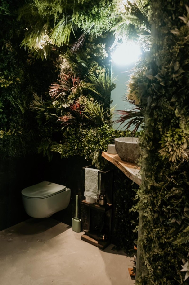 La JUNGLE de Toulon - Love’nSpa - weekend en amoureux, love rooms avec spa ou jacuzzi privatif3 de La JUNGLE de Toulon
