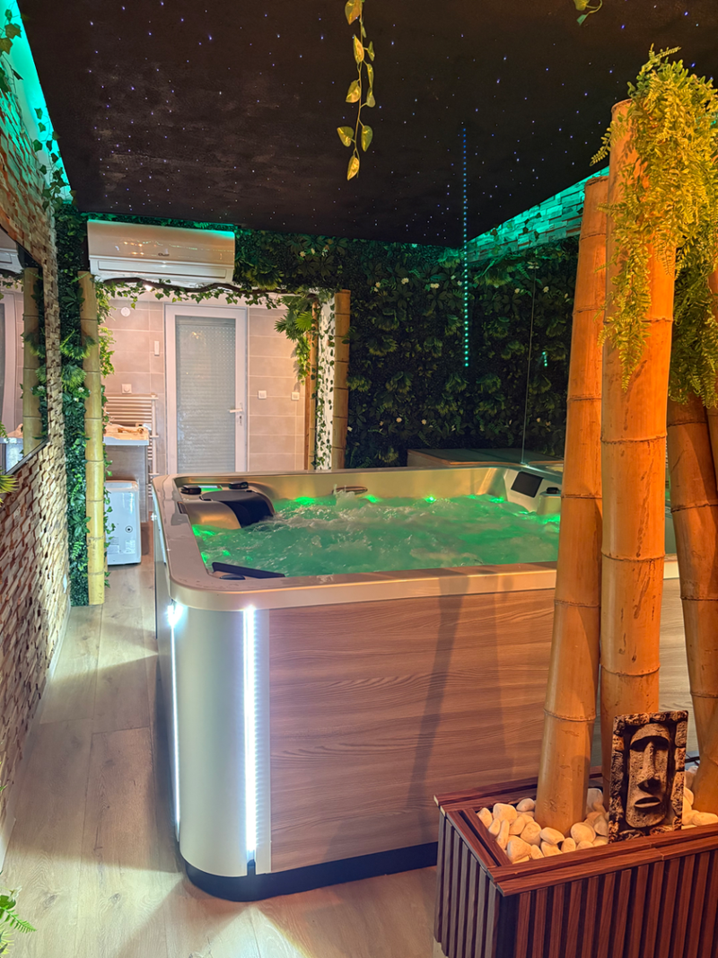 La Jungleroom - Love’nSpa - weekend en amoureux, love rooms avec spa ou jacuzzi privatif3 de La Jungleroom
