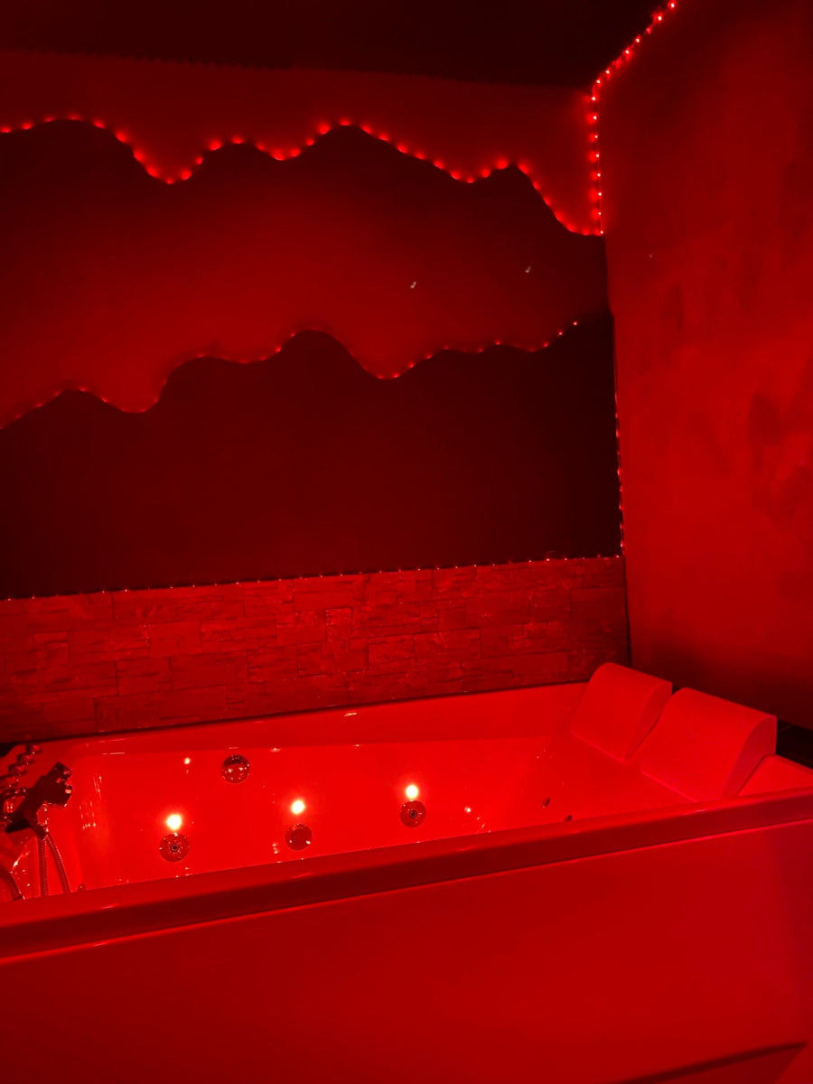 la lovecoquine chez loveroom Toulon - Love’nSpa - weekend en amoureux, love rooms avec spa ou jacuzzi privatif5 de la lovecoquine chez loveroom Toulon
