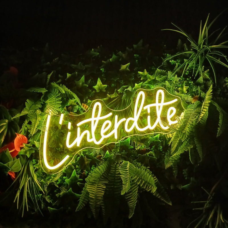 La loveinterdite chez loveroom Toulon - Love’nSpa - weekend en amoureux, love rooms avec spa ou jacuzzi privatif1 de La loveinterdite chez loveroom Toulon
