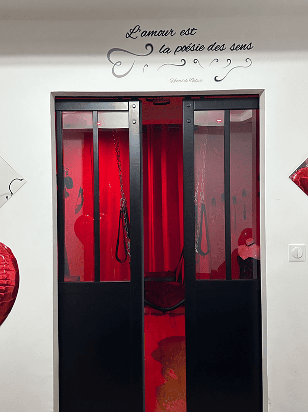 LA MAISON DES PLAISIRS - Love’nSpa - weekend en amoureux, love rooms avec spa ou jacuzzi privatif19 de LA MAISON DES PLAISIRS
