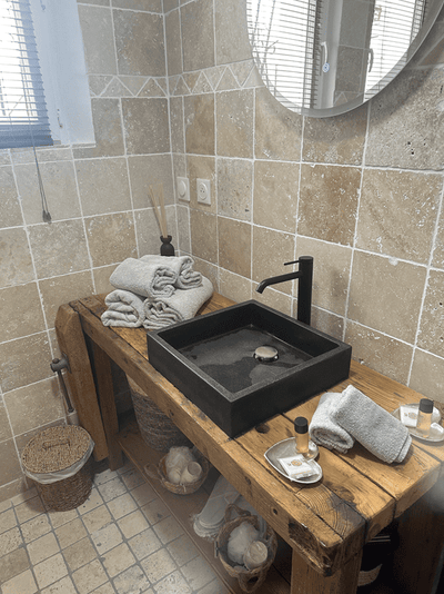 LA MAISON DES PLAISIRS - Love’nSpa - weekend en amoureux, love rooms avec spa ou jacuzzi privatif