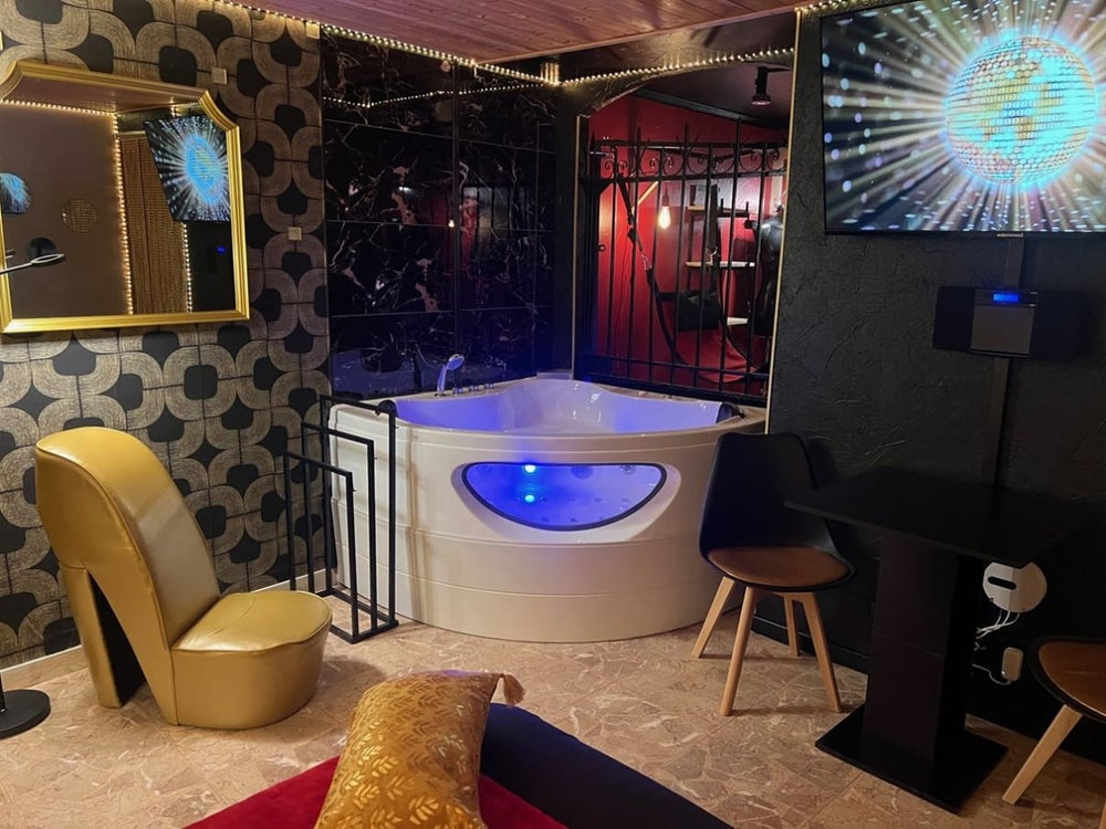 La parenthèse - 50 NUANCES DE PARENTHESES - Love’nSpa - weekend en amoureux, love rooms avec spa ou jacuzzi privatif17 de La parenthèse - 50 NUANCES DE PARENTHESES
