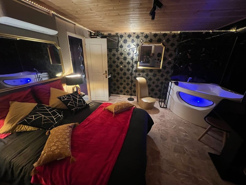 La parenthèse - 50 NUANCES DE PARENTHESES - Love’nSpa - weekend en amoureux, love rooms avec spa ou jacuzzi privatif19 de La parenthèse - 50 NUANCES DE PARENTHESES
