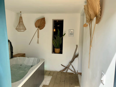 La Perle du Voyageur - Suite Balinaise - Love’nSpa - weekend en amoureux, love rooms avec spa ou jacuzzi privatif