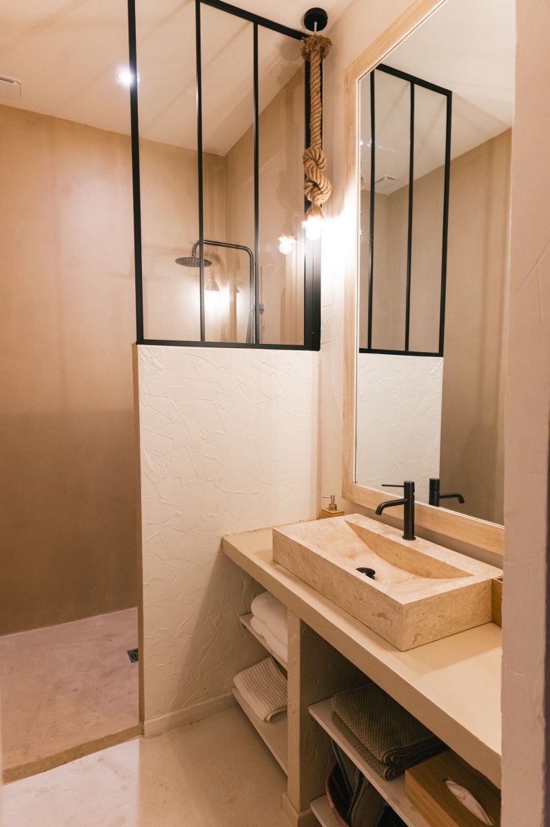 La Polissonne - Love’nSpa - weekend en amoureux, love rooms avec spa ou jacuzzi privatif4 de La Polissonne
