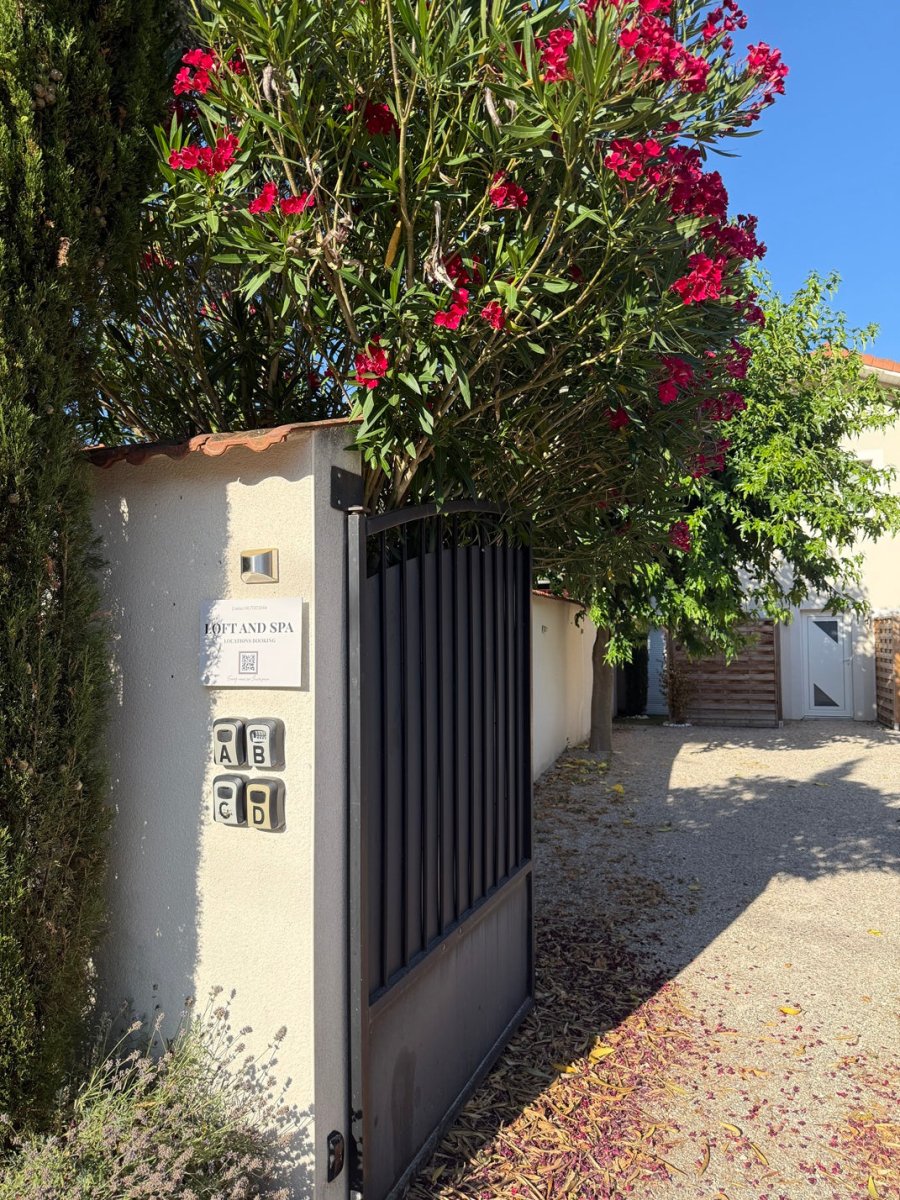 La romantique - Love’nSpa - weekend en amoureux, love rooms avec spa ou jacuzzi privatif11 de La romantique
