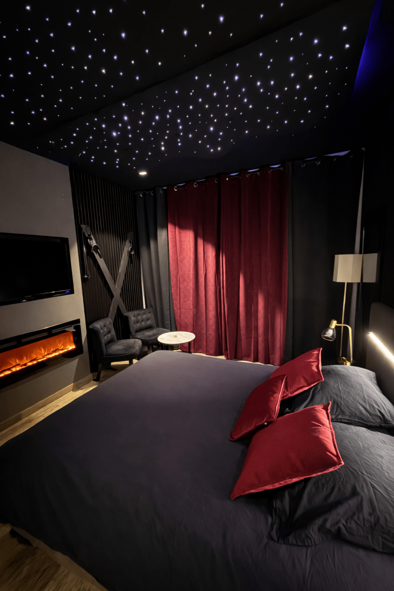 La romantique - Love’nSpa - weekend en amoureux, love rooms avec spa ou jacuzzi privatif3 de La romantique
