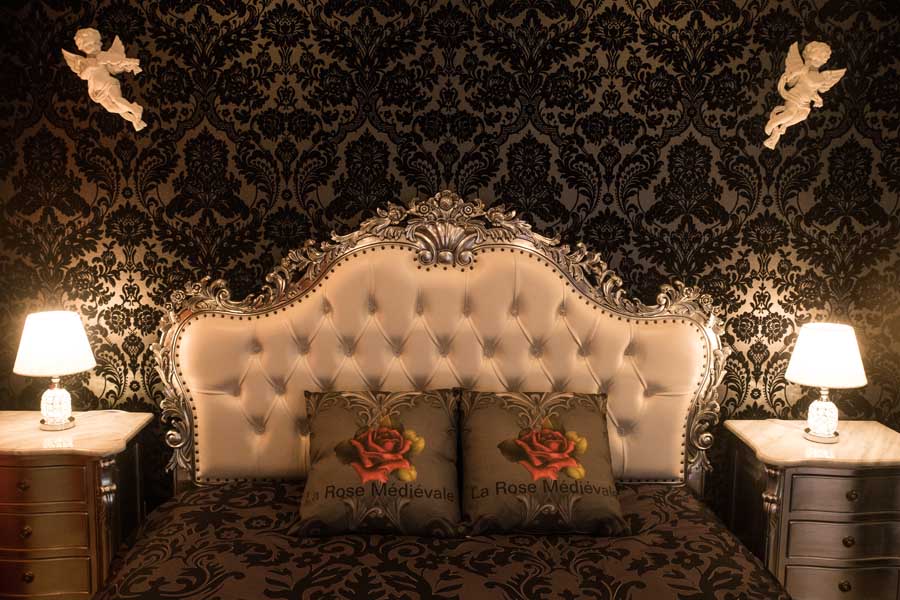 La Rose Médiévale - Love’nSpa - weekend en amoureux, love rooms avec spa ou jacuzzi privatif10 de La Rose Médiévale
