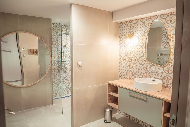 La Roseraie, gîte romantique avec jacuzzi - Love’nSpa - weekend en amoureux, love rooms avec spa ou jacuzzi privatif