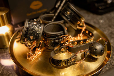 La suite Black Room - Love’nSpa - weekend en amoureux, love rooms avec spa ou jacuzzi privatif