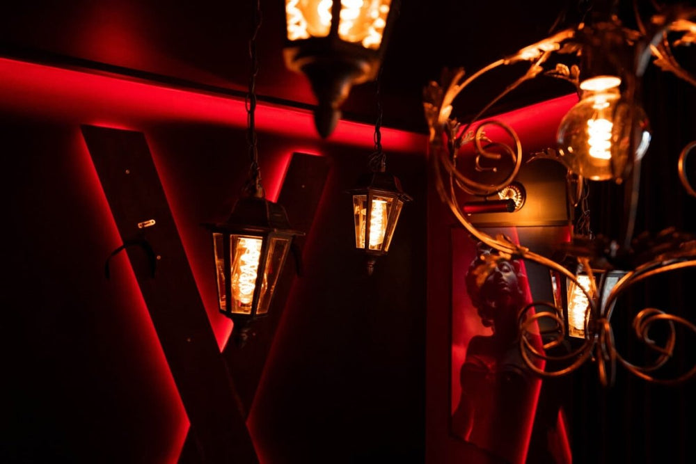 La Suite de Vénus, Love Room Jacuzzi Pièce Secrète - Love’nSpa - weekend en amoureux, love rooms avec spa ou jacuzzi privatif4 de La Suite de Vénus, Love Room Jacuzzi Pièce Secrète
