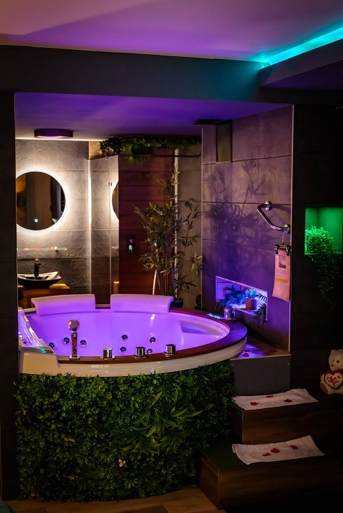 La suite détendue - Love’nSpa - weekend en amoureux, love rooms avec spa ou jacuzzi privatif