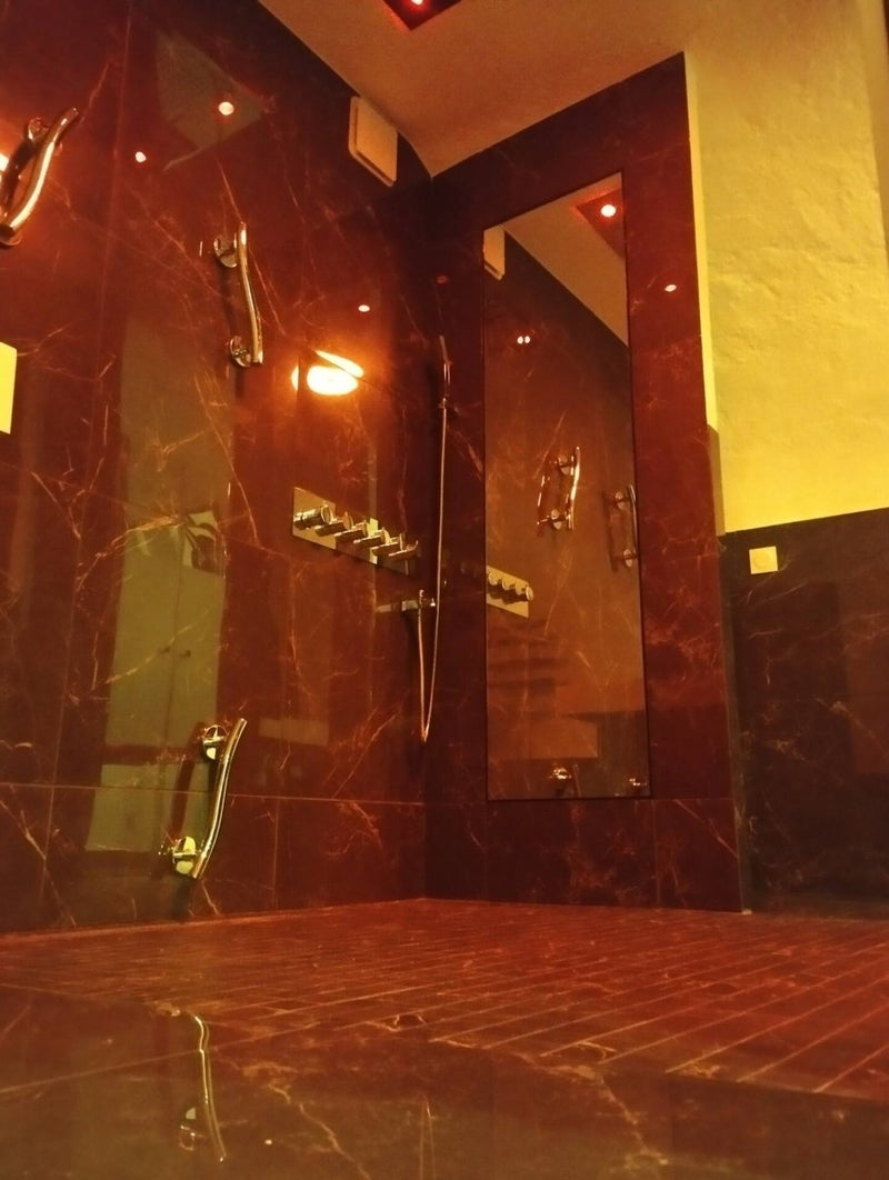 La suite miroir, love room avec jacuzzi - Love’nSpa - weekend en amoureux, love rooms avec spa ou jacuzzi privatif3 de La suite miroir, love room avec jacuzzi
