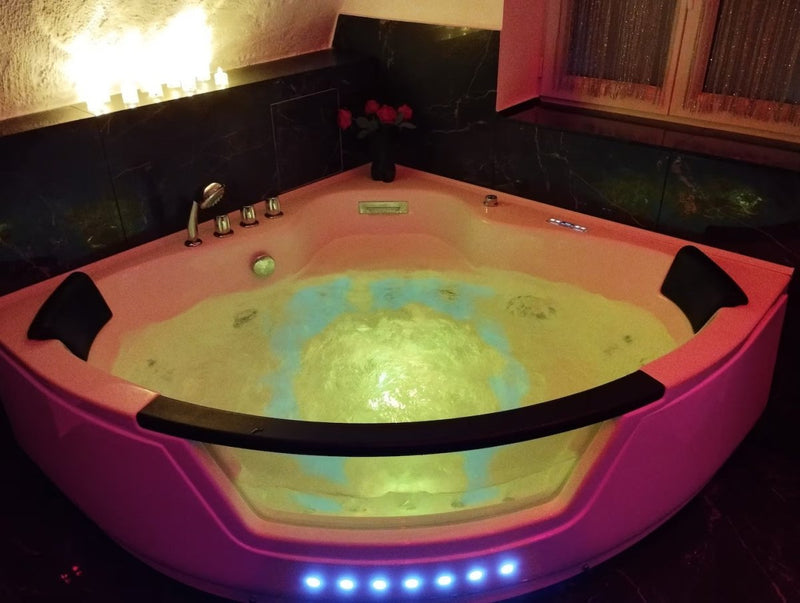 La suite miroir, love room avec jacuzzi - Love’nSpa - weekend en amoureux, love rooms avec spa ou jacuzzi privatif1 de La suite miroir, love room avec jacuzzi
