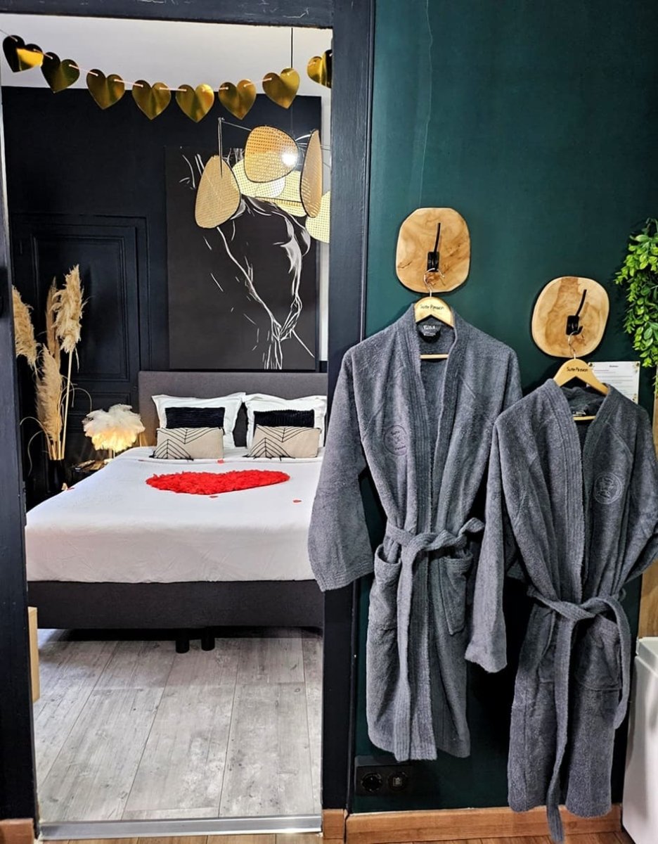 La Suite Passion - Love’nSpa - weekend en amoureux, love rooms avec spa ou jacuzzi privatif2 de La Suite Passion
