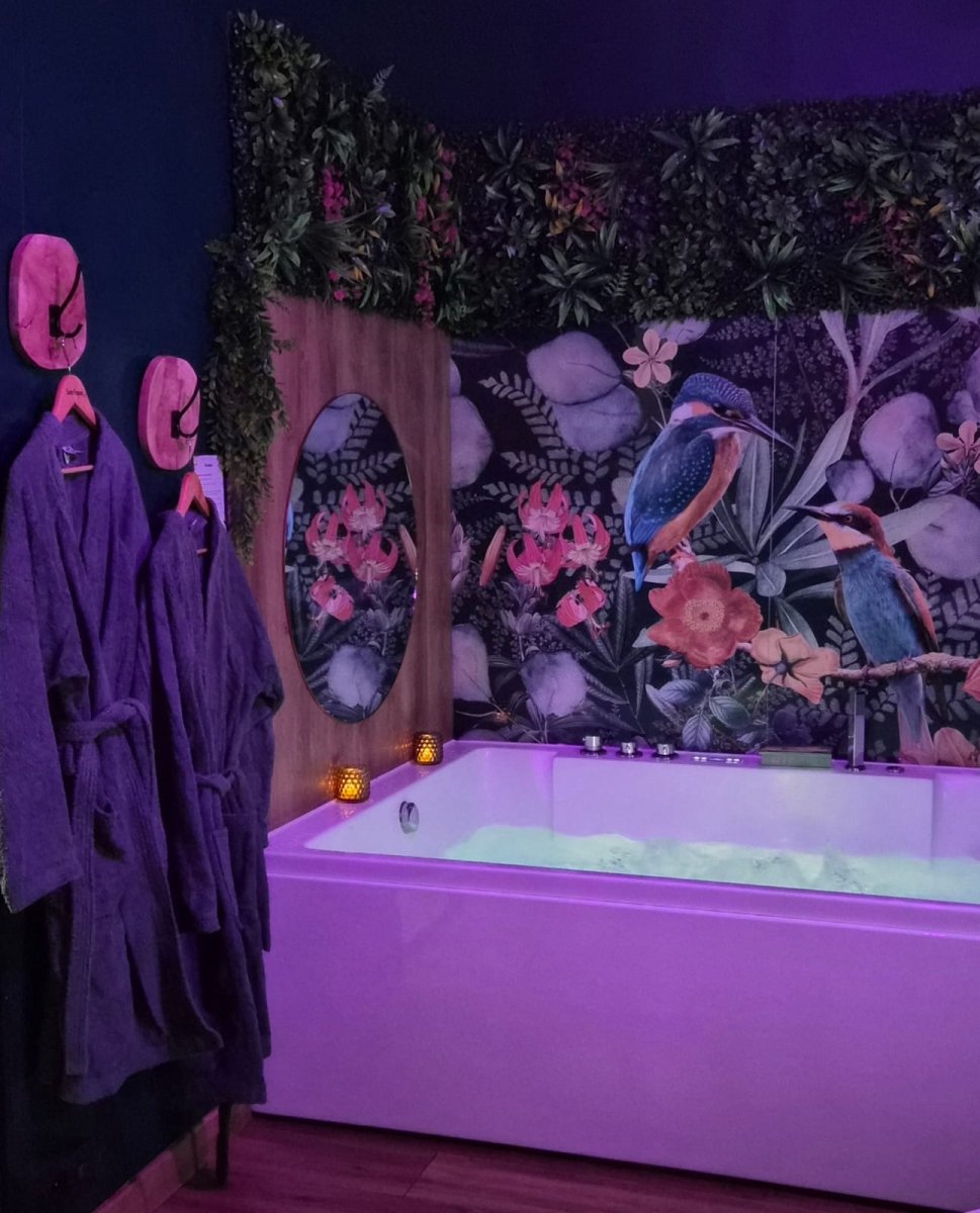 La Suite Passion - Love’nSpa - weekend en amoureux, love rooms avec spa ou jacuzzi privatif7 de La Suite Passion
