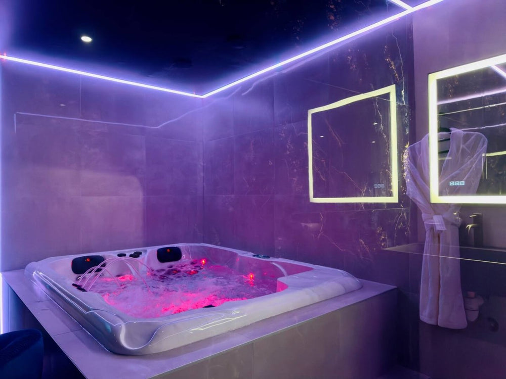 La Suite Passion - Love’nSpa - weekend en amoureux, love rooms avec spa ou jacuzzi privatif10 de La Suite Elixir
